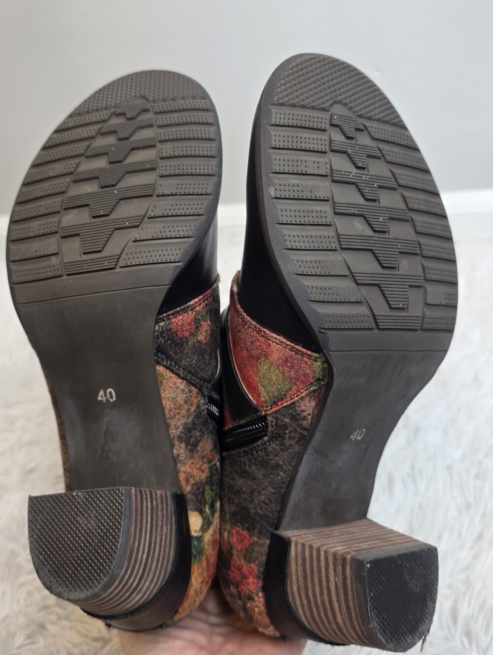 L'Artiste by Spring Step floral print ankle boots with gold buckles Sz 40 - Picture 4 of 6